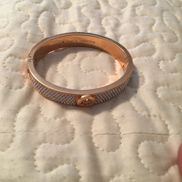 Michael Kors - Picture 1 of 7